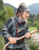 Holzfigur Feuerwehrmann, gefasst