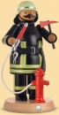 Räuchermännchen Feuerwehrmann in HuPF-Bekleidung mit Hydrant